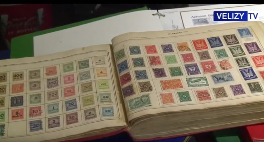 Collection de timbres lors de la 29e édition du salon